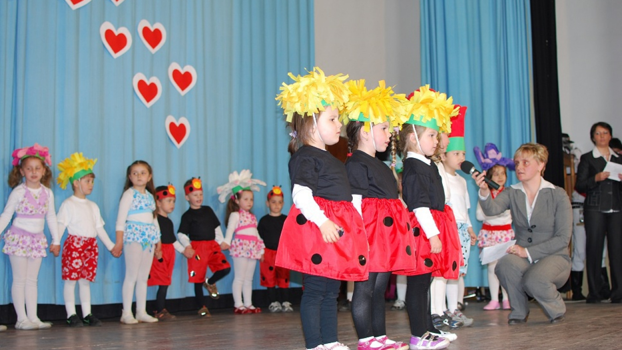 Fotografia fotogalérie Stavanie mája a deň matiek 2011