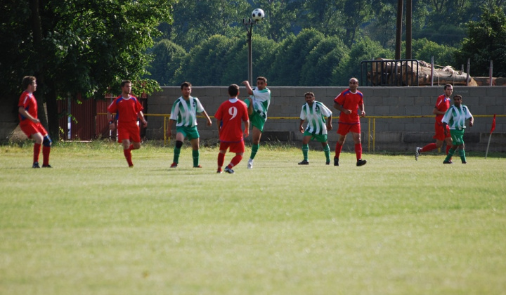 15. fotografia fotogalérie Odovzdanie trofeje a oslava postupu do V. ligy