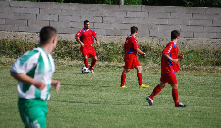 20. fotografia fotogalérie Odovzdanie trofeje a oslava postupu do V. ligy