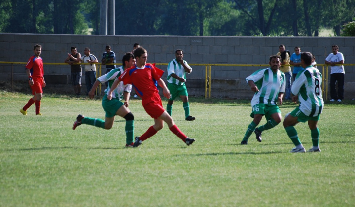 21. fotografia fotogalérie Odovzdanie trofeje a oslava postupu do V. ligy