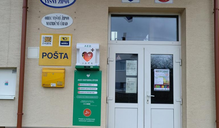 Fotka - Starosta varuje pred zneužitím AED zariadenia v obci